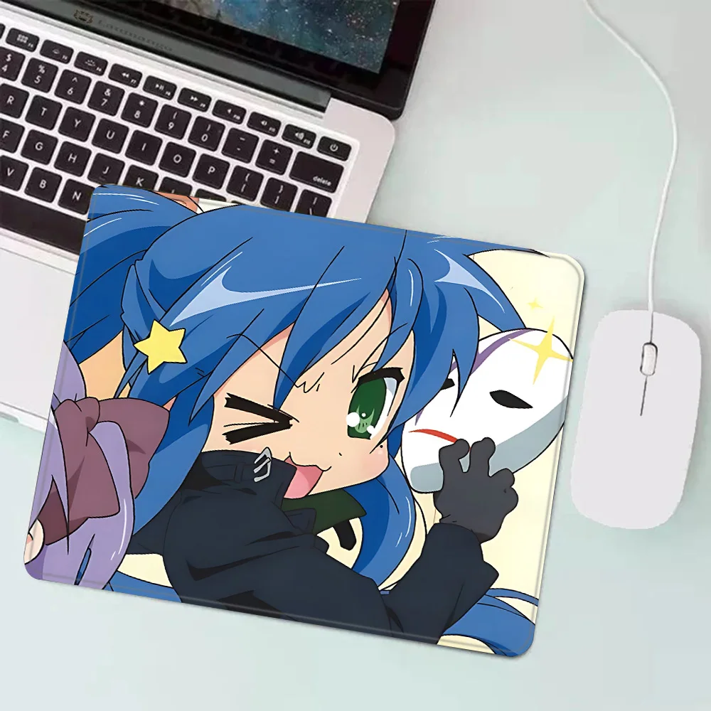 Şanslı Yıldız Konata Izumi Oyu - Desk Setup Anime incelemesi ve fiyatı